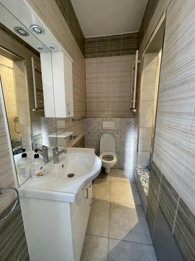 Ora-Prn, Studio Apartment In The City Centre Priština Exteriér fotografie